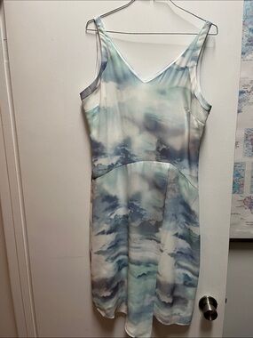 Sleek Light Blue Watercolor V-Neck Midi Dress